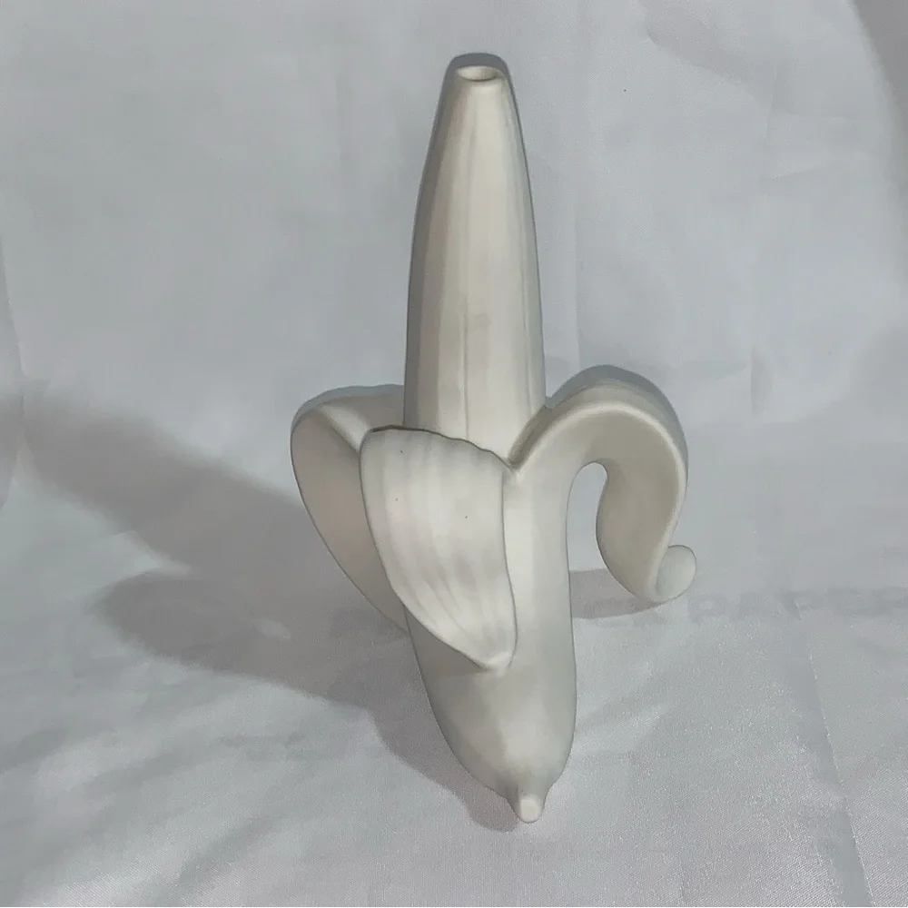 JONATHAN ADLER life size standing PEELED BANANA bud vase - Picture 3 of 8